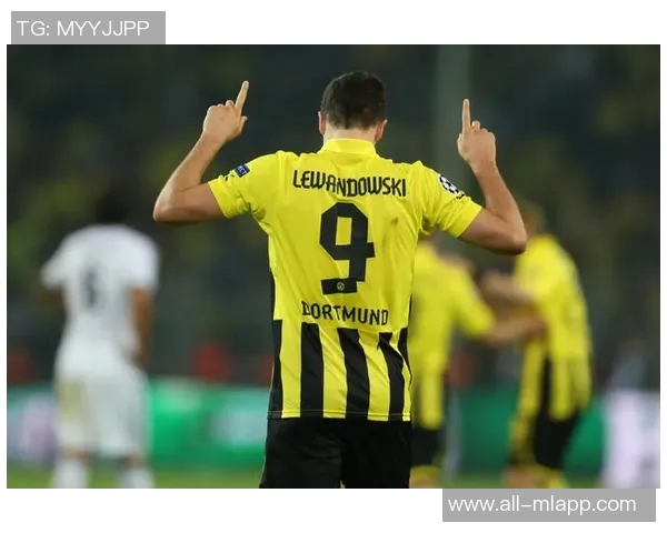 德天空报道多特34岁老将格罗斯续约前景不明未来充满变数 德天空报道多特34岁老将格罗斯续约前景不明未来充满变数